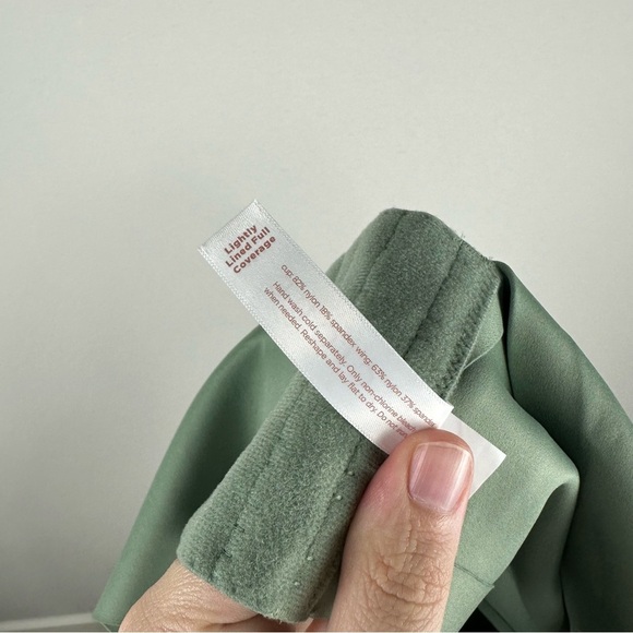 NEW Cacique Green Totally Smooth Lightly Lined Full Coverage Bra Size 46H - Picture 4 of 8